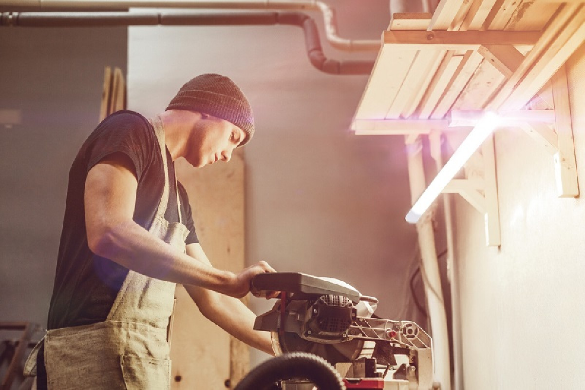 0.6m 18W 3000/4000/6500K 220-240VAC NOBEN Linear LED Luminaire 0.6m 18W 3000/4000/6500K 220-240VAC NOBEN Linear LED Luminaire