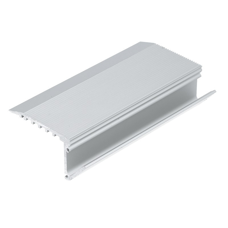 Sample of UP-Step LED profile anodized silver, set with opal cover Sample of UP-Step LED profile anodized silver, set with opal cover